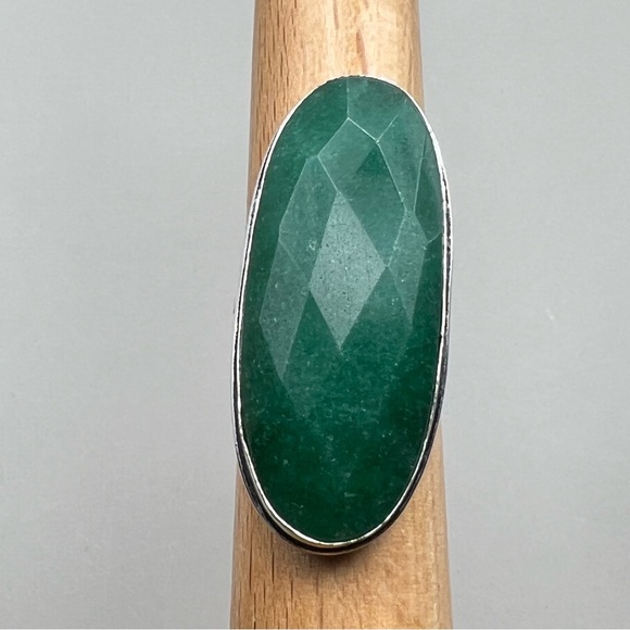 New Enhanced Faceted Green Emerald Stone Silver Overlay Ring Size 8.25 - Picture 5 of 11